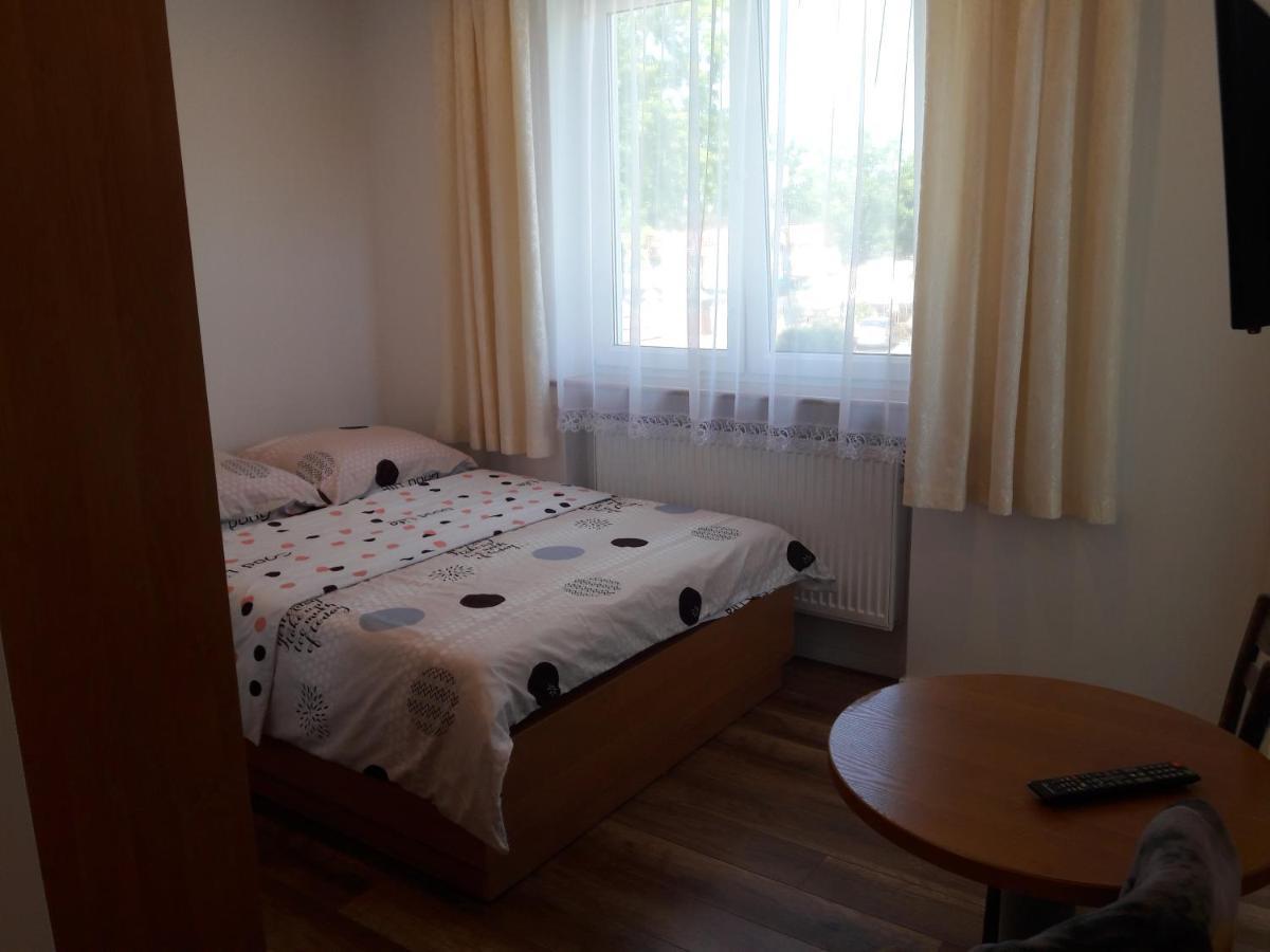 Agat Pokoje Goscinne Apartamenty 포비에로보 외부 사진