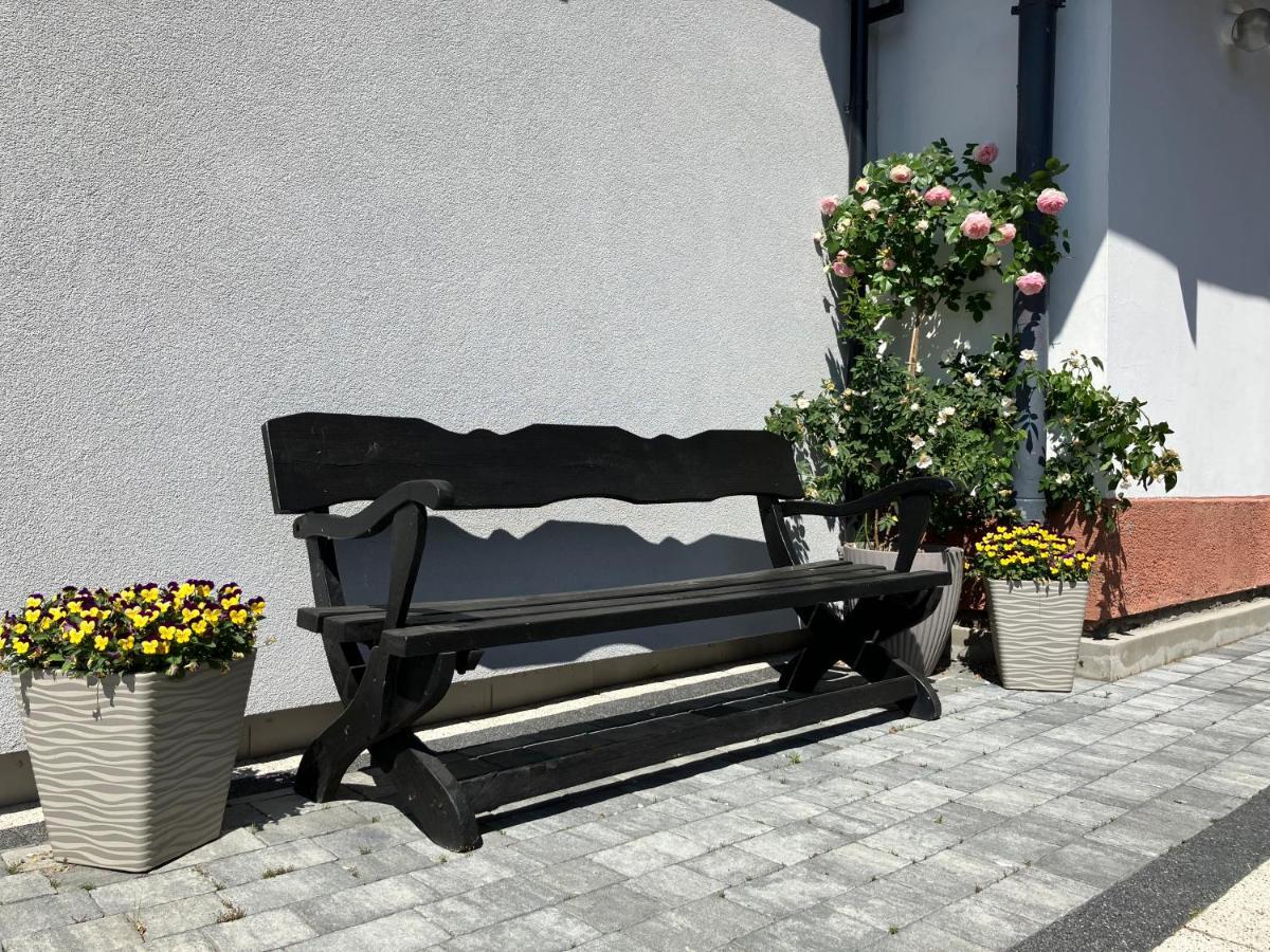 Agat Pokoje Goscinne Apartamenty 포비에로보 외부 사진