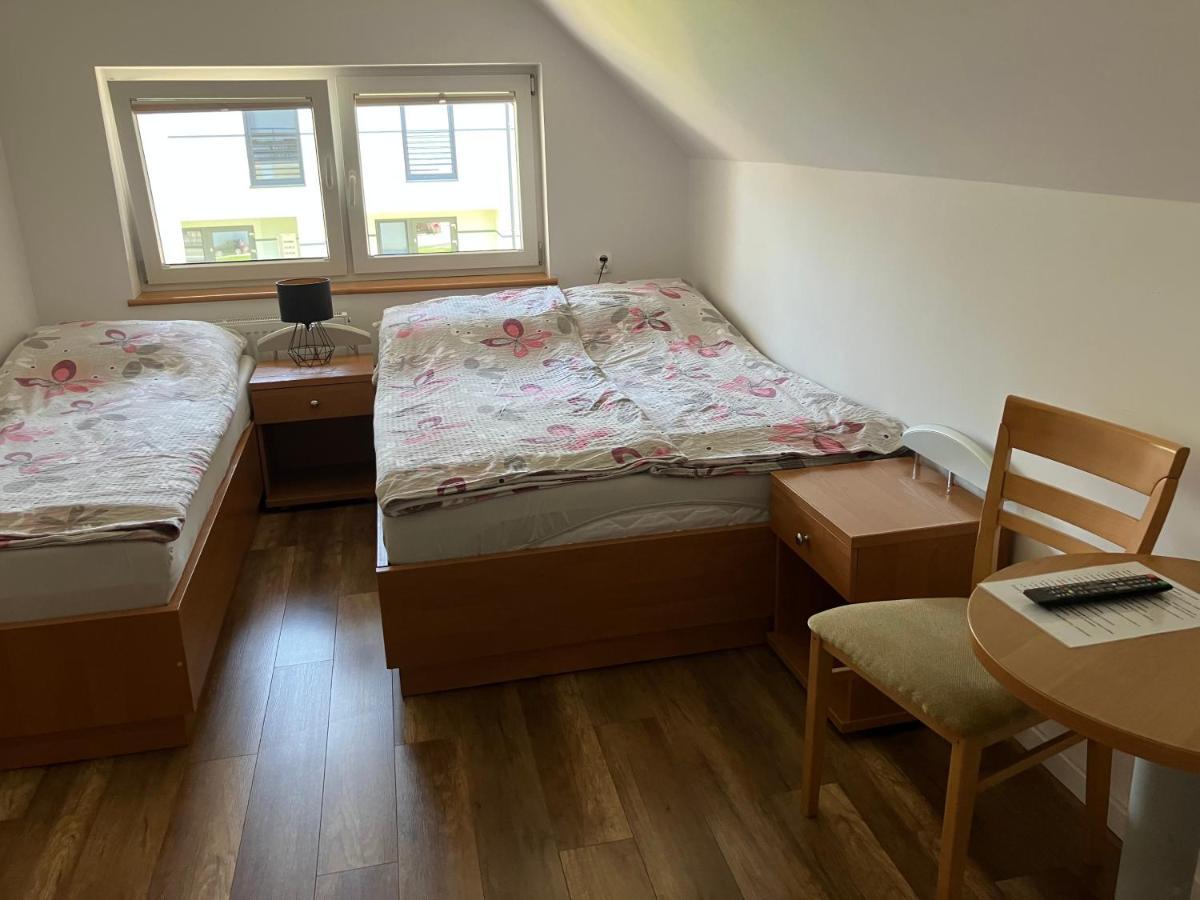 Agat Pokoje Goscinne Apartamenty 포비에로보 외부 사진