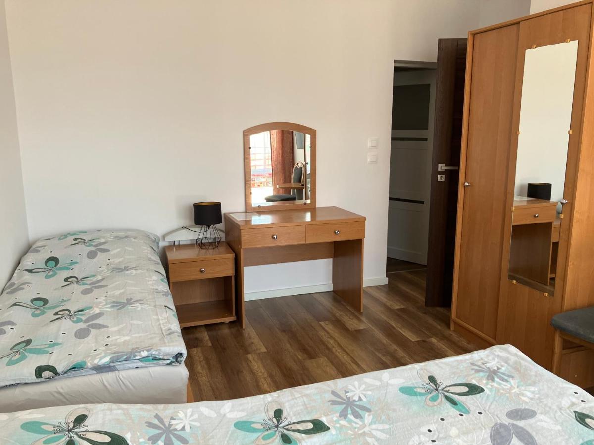 Agat Pokoje Goscinne Apartamenty 포비에로보 외부 사진