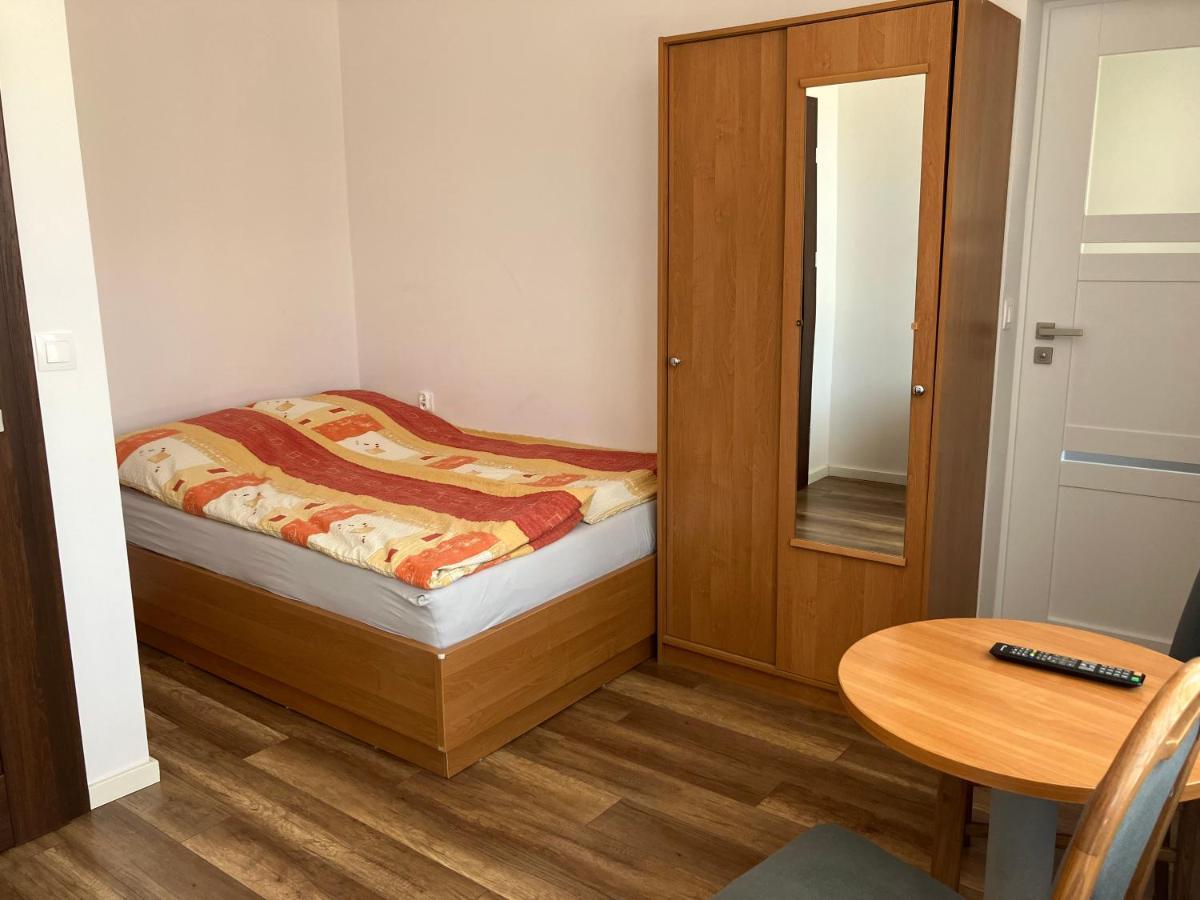 Agat Pokoje Goscinne Apartamenty 포비에로보 외부 사진